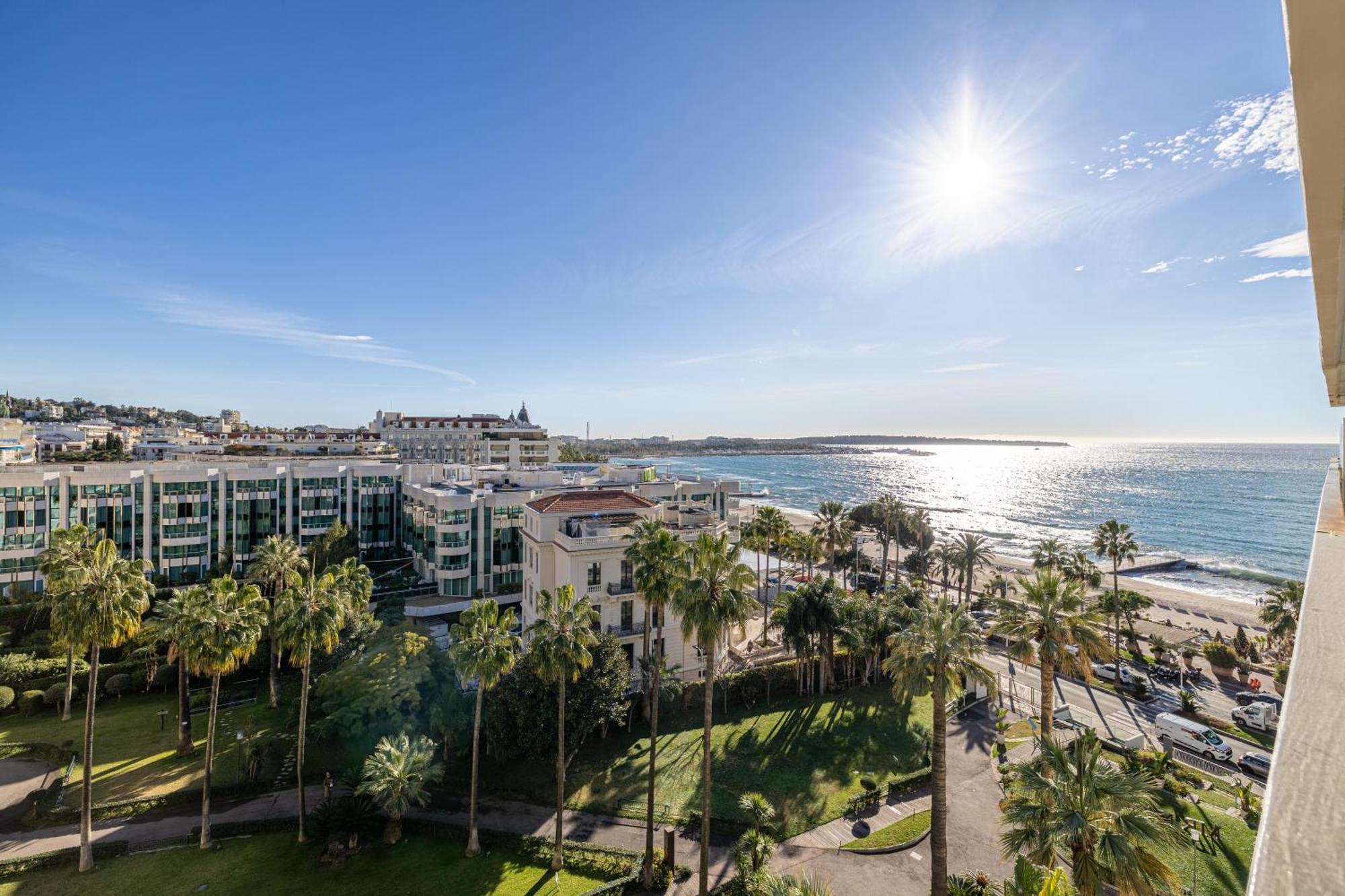 Appartements Croisette Grand Hotel Канны Экстерьер фото